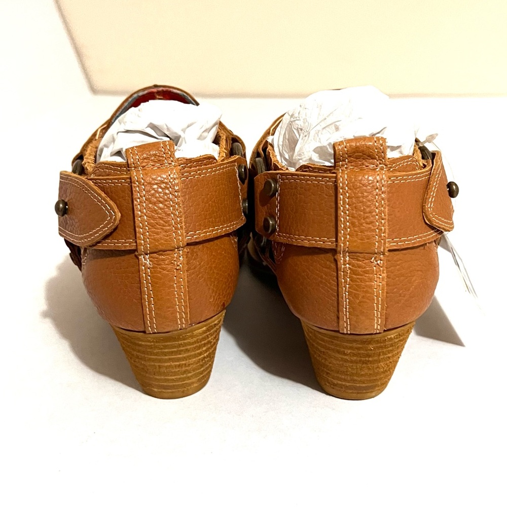 NWT Dingo Cognac Leather Kickback Boot Shoes Size 6 - Picture 4 of 9